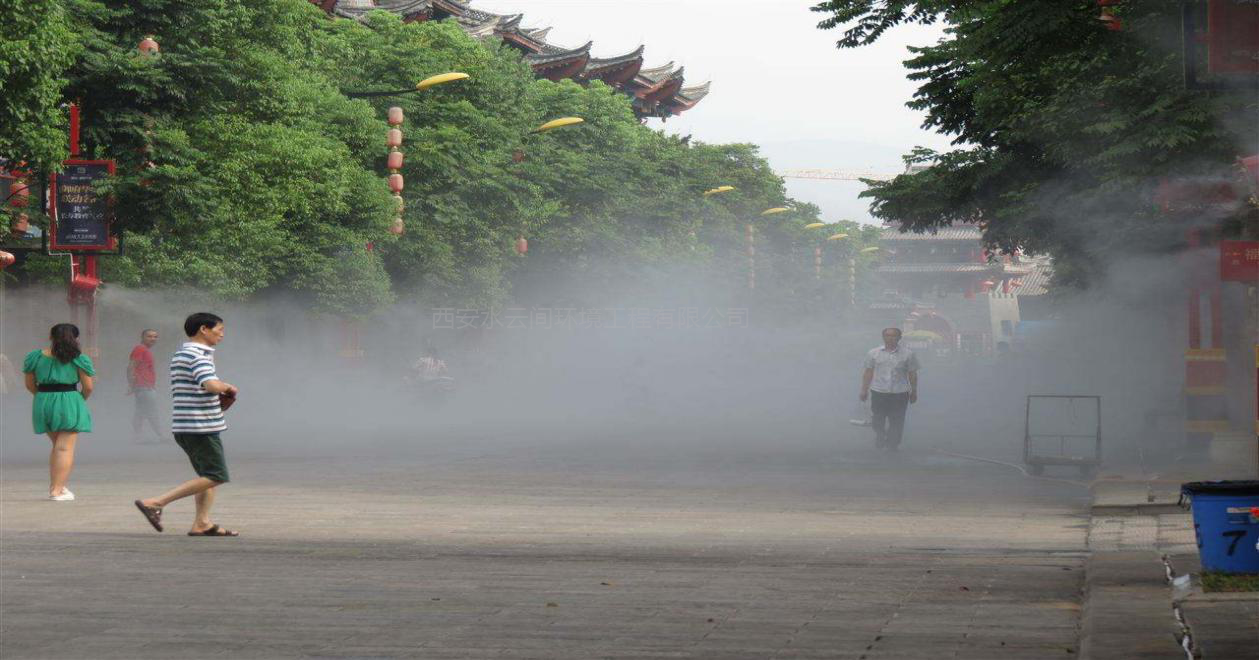 商業(yè)街景觀(guān)造霧